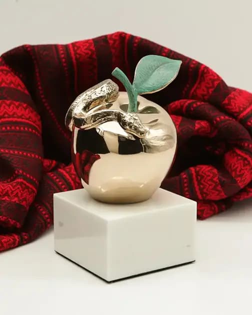 Sculpture & objects