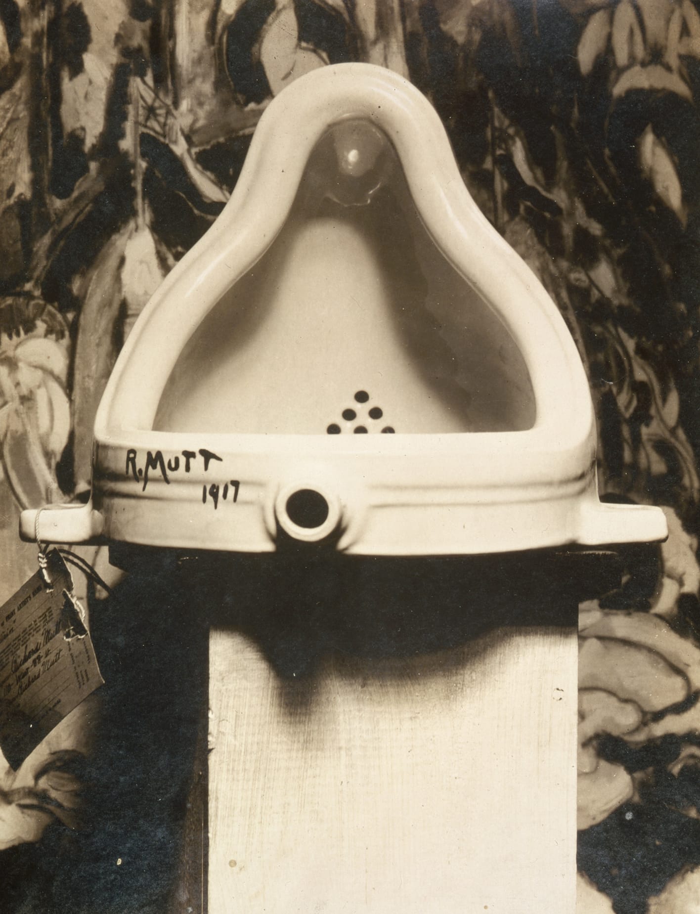 “Fountain“, Marcel Duchamp, 1917, porcelain